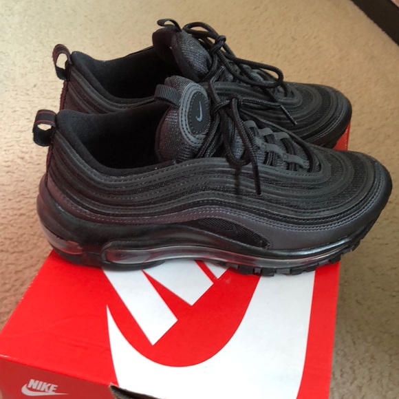 Nike Shoes - Nike AirMax